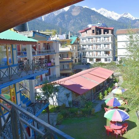 Hotel Seraj International Manāli Kültér fotó