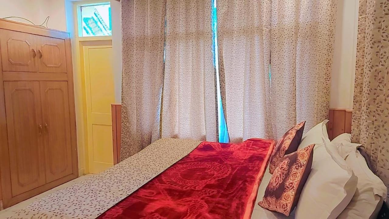 Hotel Seraj International Manāli Kültér fotó