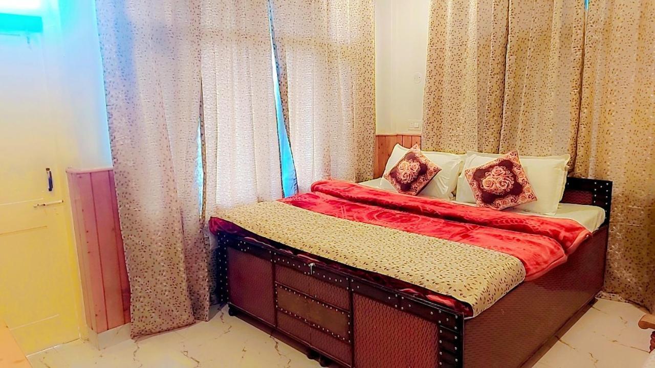 Hotel Seraj International Manāli Kültér fotó