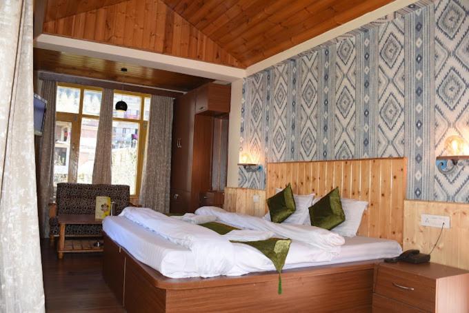 Hotel Seraj International Manāli Kültér fotó