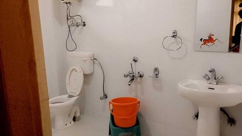Hotel Seraj International Manāli Kültér fotó